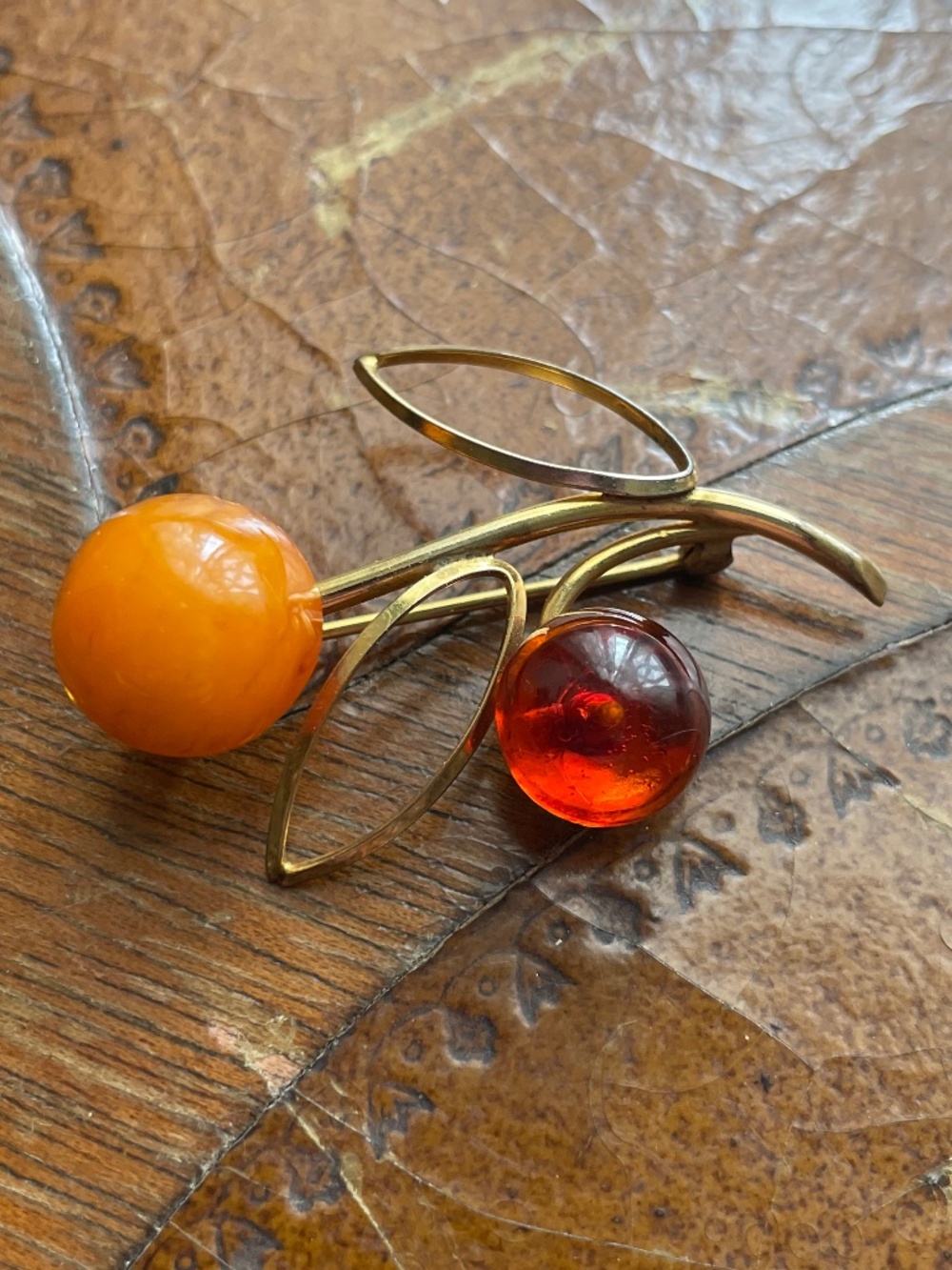 12k Gold Filled Amber Floral Motif Brooch